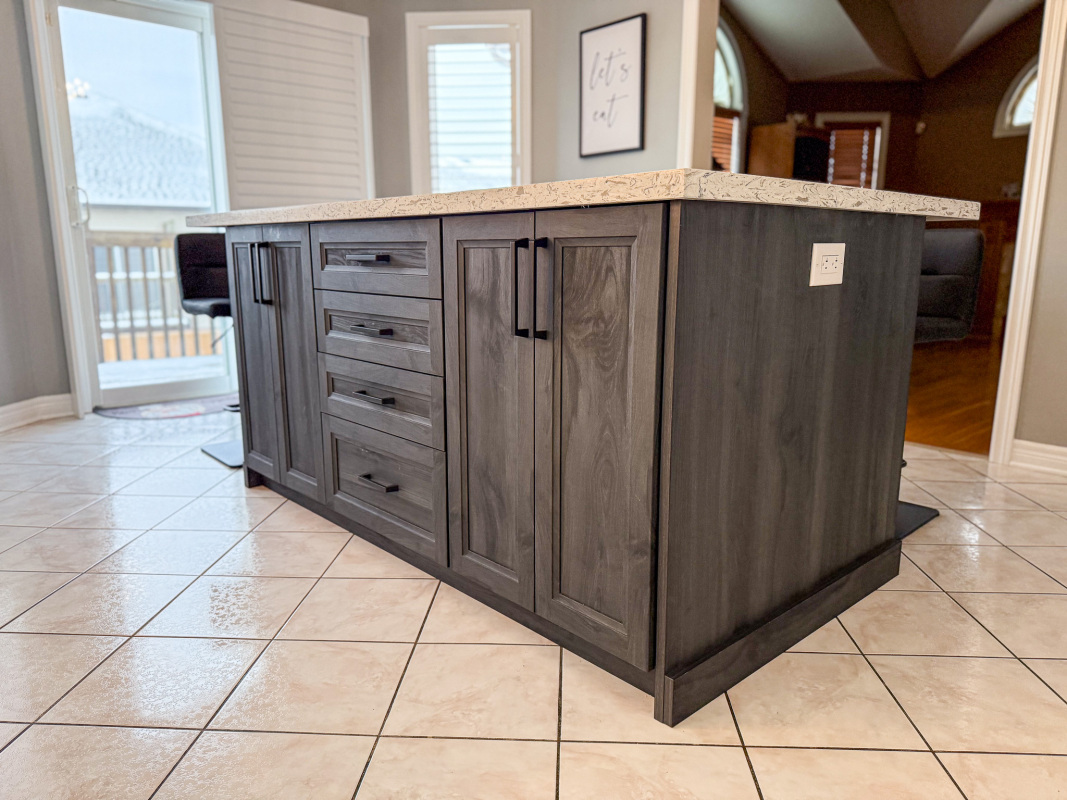 Transitional kitchen in Thorold, Ontario 2