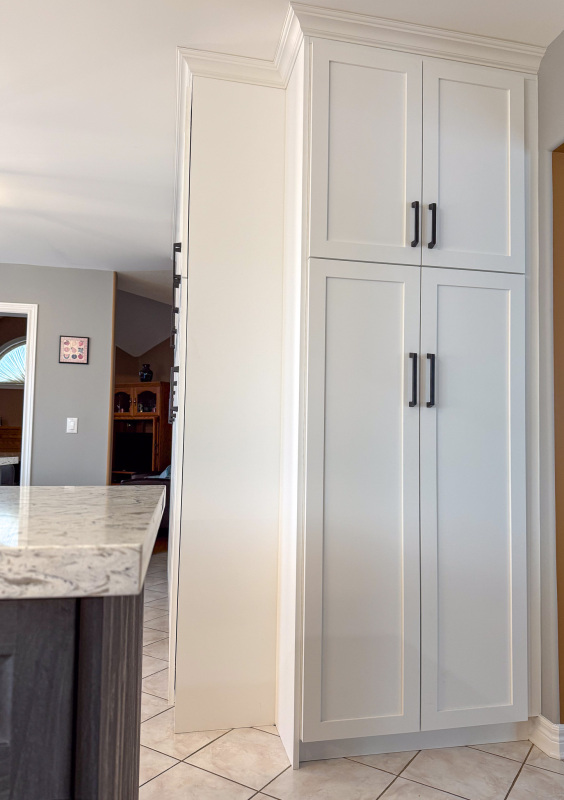 Transitional kitchen in Thorold, Ontario 5