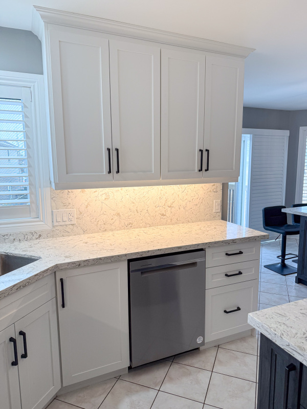 Transitional kitchen in Thorold, Ontario 8