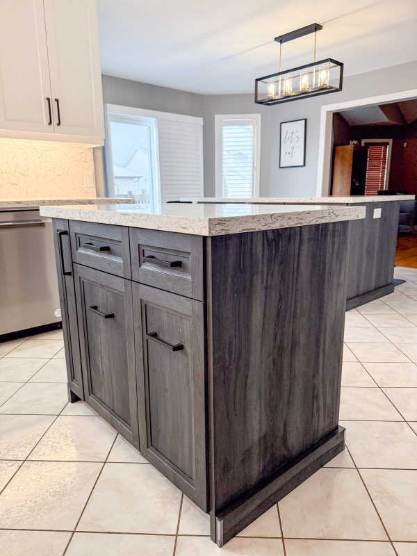 Transitional kitchen in Thorold, Ontario 15